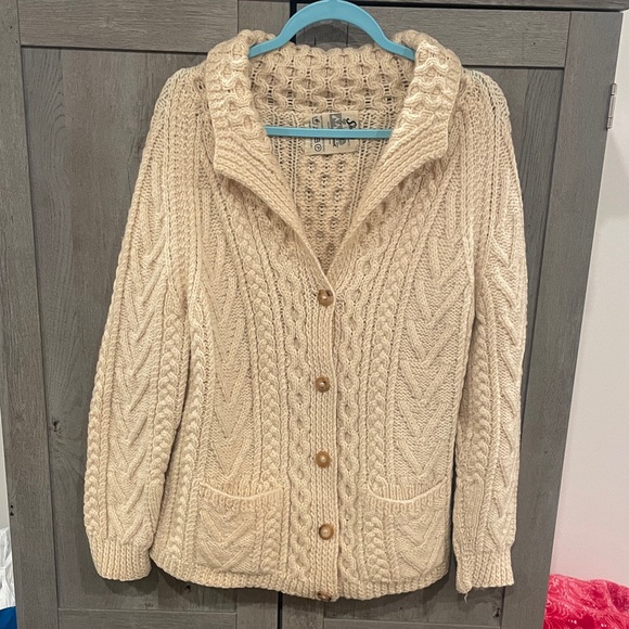 Sheila’s handknits Sweaters - Elegant Cable Knit Cardigan